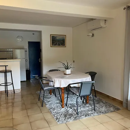 Nissa La Bella, Piscine Et Vue * 니스