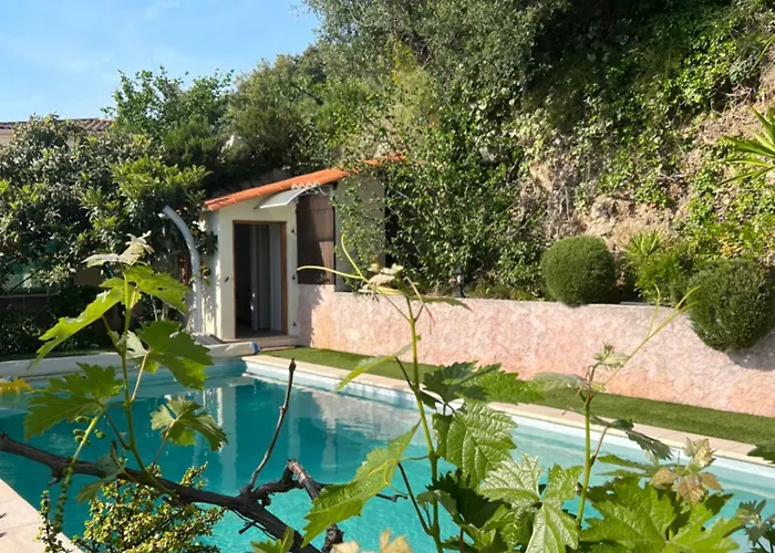 Апартаменты Nissa La Bella, Piscine Et Vue Ницца