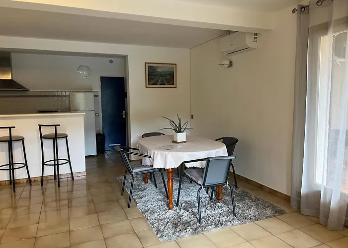 Nissa La Bella, Piscine Et Vue * Nizza